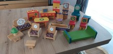 Konvolut Puppen Möbel. Holz, bemalt. 19 Teilen.