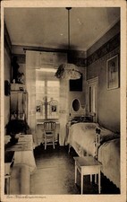 Ak Mainz am Rhein, Ein Zimmer mit zwei Betten, Tisch, Stuhl,... - 4902708