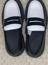 MOKASSIN MIT ZIERRIEGEL UND