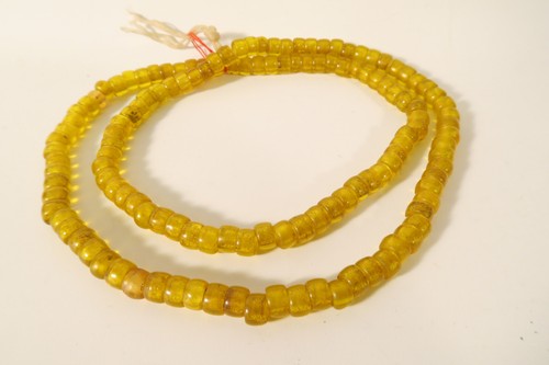 Strang alte gelbe glasperlen - strang,