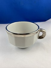 Seltenes Platin Trim Pillivuyt