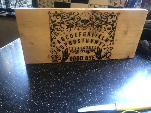 Handgefertigter ouija board - handgefertigter,