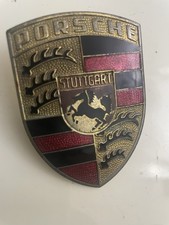 Porsche Fronthauben Logo Rot   901 5592102  schön Patiniert original