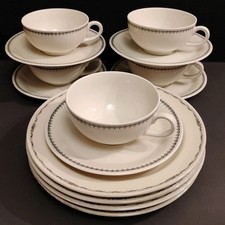 Elfenbein Porzellan Gedecke um