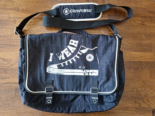 Converse wear chucks - converse, i