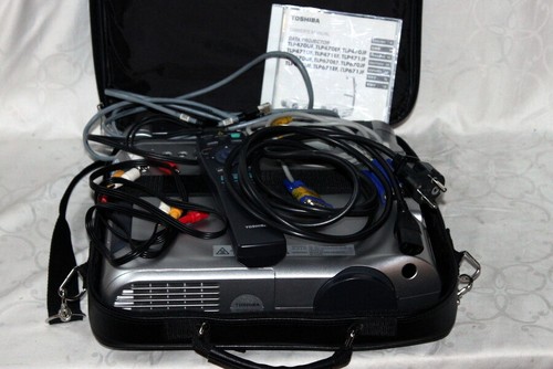 Toshiba tlp 671 lcd - *toshiba,