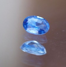 1 Saphir Ceylon unbehandelt facettiert 1,95 ct oval 3,9 x 6,2 x 8,3 mm augenrein