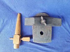 Alte Fasstür Zapfhahn Weinfass 