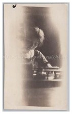 Tolle Aufnahme von junger Frau am Schreibtisch - Altes Foto 1920er
