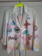 Neuer weißer Blazer mit