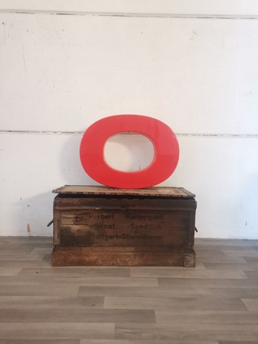 Vintage leuchtbuchstabe rot - o,