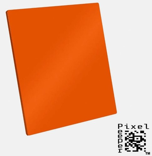 Pixel peeper 100 - peeper,