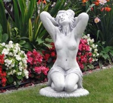  Frau kniend Akt (S101109)