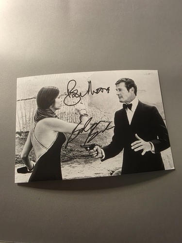 Roger moore barbara bach - roger,
