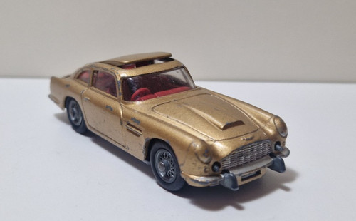 Corgi toys aston martin - corgi,