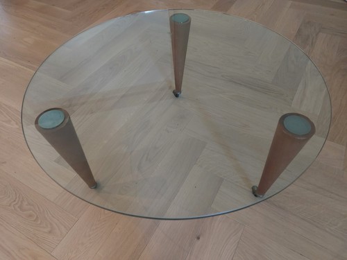 Glastisch rund auf 3 - glastisch,,