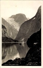 Ak Norwegen, Fröisöen i Nordfjord, Berglandschaft, Fjord, Boot,... - 4919547