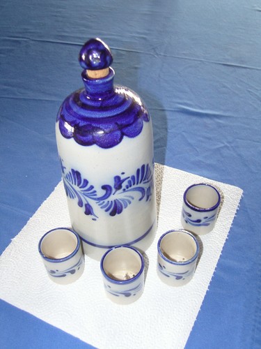 Schnapsflasche mit bechern - mit,