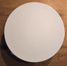 Große fache Teller der Firma