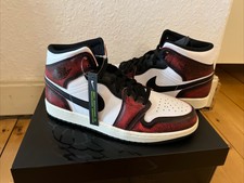 Jordan 1 Mid Wear-Away Chicago