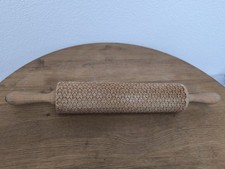 Prägerolle Holz Teigroller mit Prägemuster Herzen