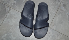 Schwarze Flip-Flops