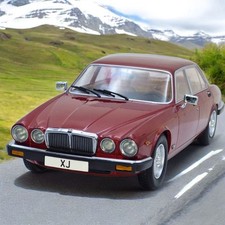 Jaguar XJ Series III 1979 dunkelrot Modellauto 1:18 MCG