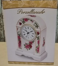 elegante Porzellanuhr, weiß