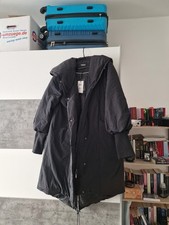 Schwarzer Wintermantel Parka