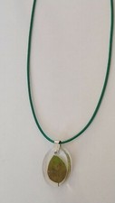 Epoxidharz Schmuck Kette + Anhänger Epoxy Resin 45-50cm Pflanze Blatt Grün K16