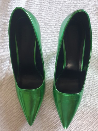 Pumps mit einer glänzenden