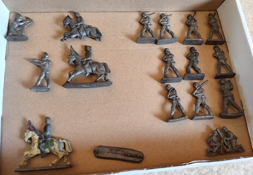 Altes spielzeug zinnfiguren - altes,