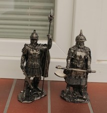 X-354 Schöne Mittelalter-Kreuzritter Figuren, Kunstguss, Set 2 Stück