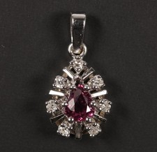 schöner 585er Weißgold Anhänger mit Rubin Tropfen und 7 Brillanten