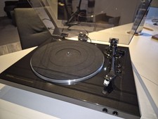 Denon DP-300F Plattenspieler