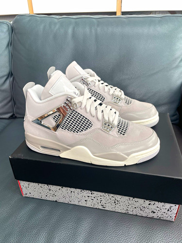 Air jordan frozen - frozen, moments