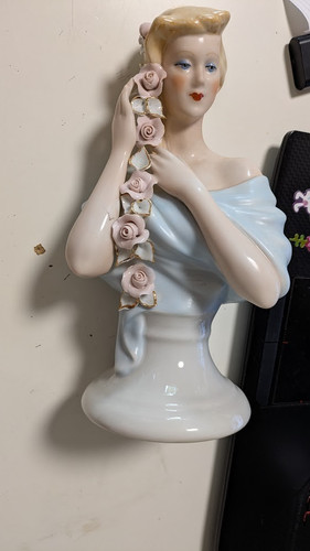 Porzellan figur dame von - figur, 25