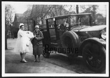 Foto Mercedes  benz 20-er Jahre Frau mit Baby Taxi Taxe Auto original Fotografie
