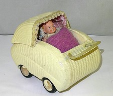 Alter Puppenstuben Kinderwagen - Puppenwagen mit Puppe - 40er/50er Jahre