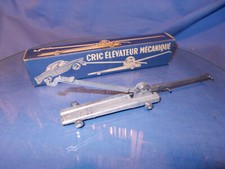 Alter funktionierender mechanischer Wagenheber f.Automodelle, Herst.Brevete,60er