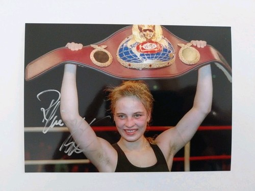 Regina halmich autogramm - regina,