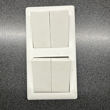 Gira Abdeckrahmen 2fach Standard 55 reinweiß seidenmatt 0212 04, Serienwippen 2x