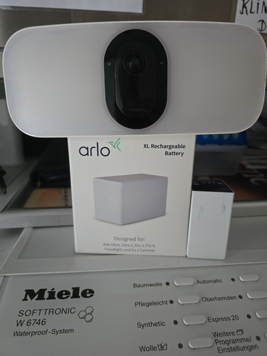 Arlo pro3 floodlight kamera - arlo,