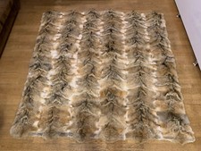 KOJOTEN DECKE PELZ DECKE FELL DECKE KOJOTE FUR BLANKET TAGESDECKE KOJOTENDECKE 