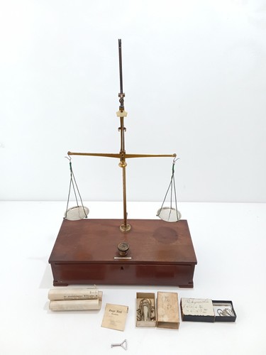 Antike apothekerwaage - apothekerwaage, /