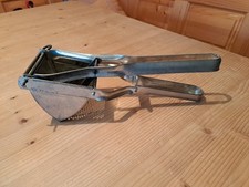 Alte Kartoffelpresse/Pürreebereiter