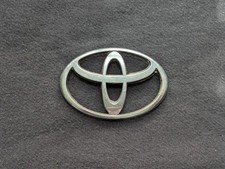 Toyota Emblem, ca. 8 cm breit