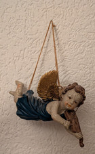 Alter schwebender Putte  um