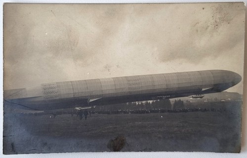 Zeppelin foto - /,