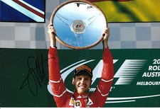 Sebastian Vettel "Ferrari" Autogramm signed 20x30 cm Bild
